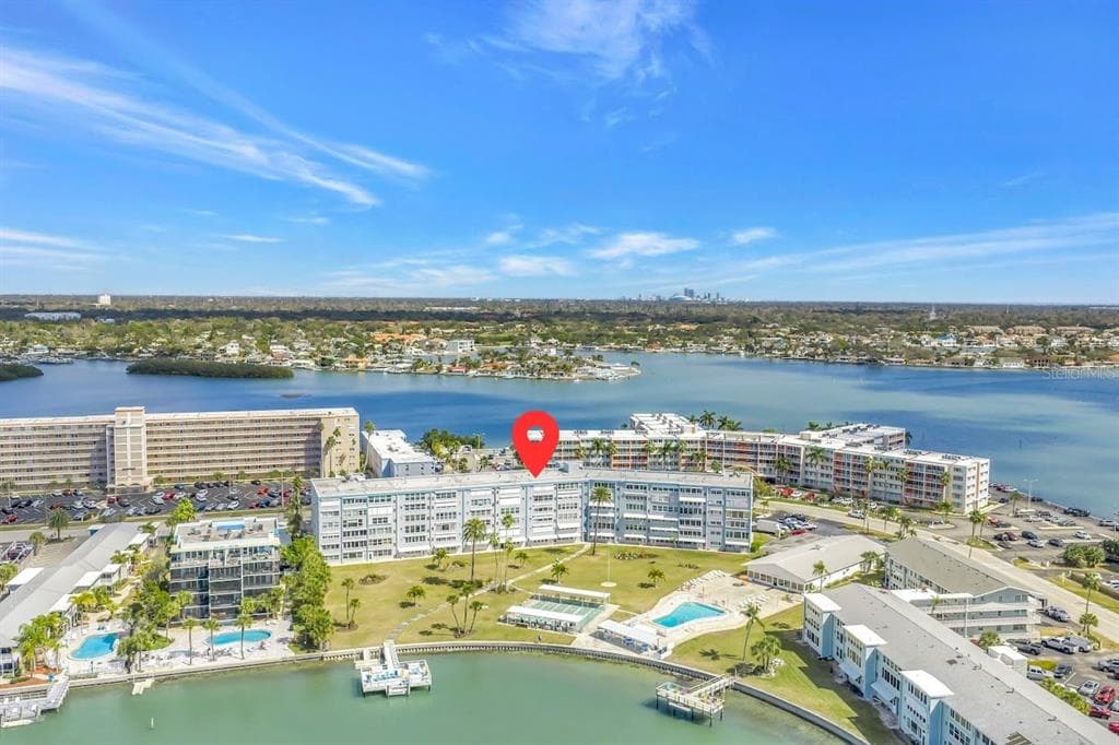 1868 SHORE DRIVE S #212 1