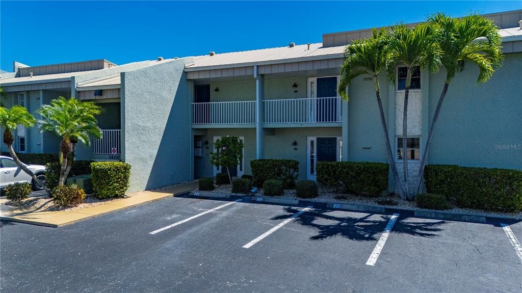 1400 MINEO DRIVE #12D 3