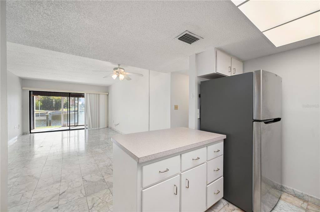 1400 MINEO DRIVE 12D photo 15