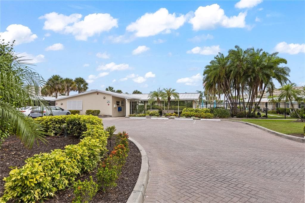 5830 MIDNIGHT PASS ROAD 29 photo 24