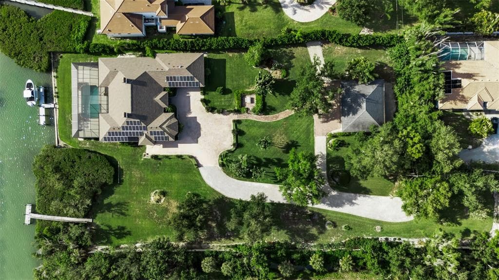 612 LAUREL ROAD W 4