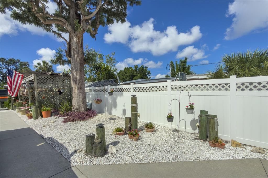 4517 8TH STREET COURT E 5