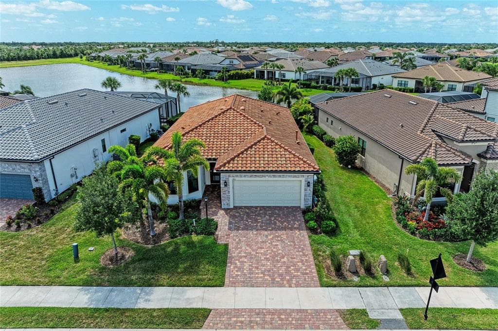 7412 SUMMERLAND COVE photo 2