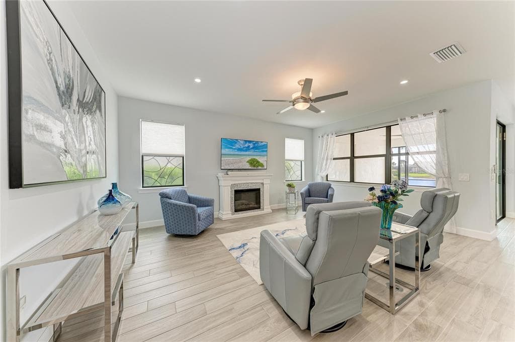 7412 SUMMERLAND COVE photo 13