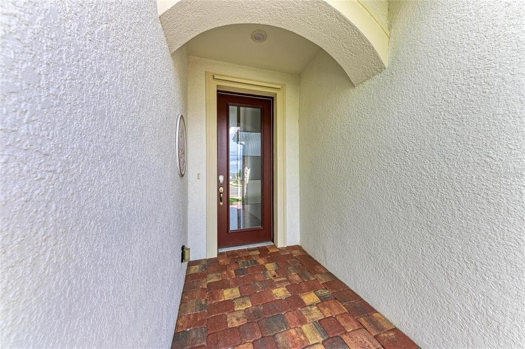 7412 SUMMERLAND COVE photo 8