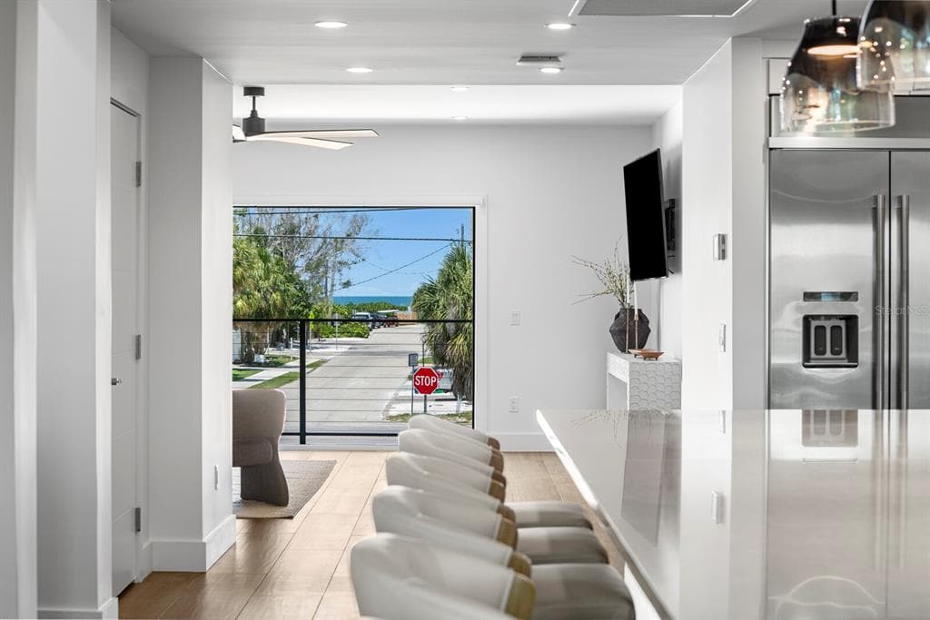 201 N HARBOR DRIVE photo 16