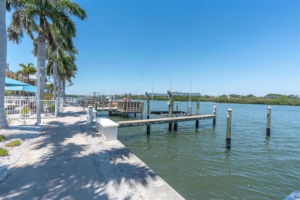 19417 GULF BOULEVARD E103 photo 21