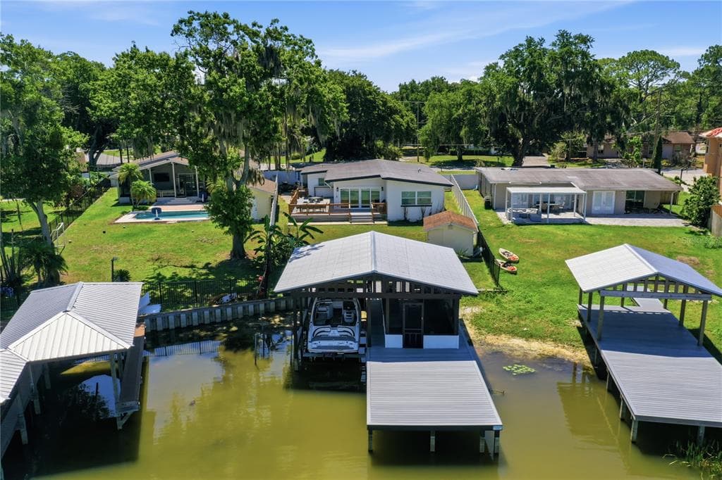 5716 MOONLIGHT CIRCLE 1