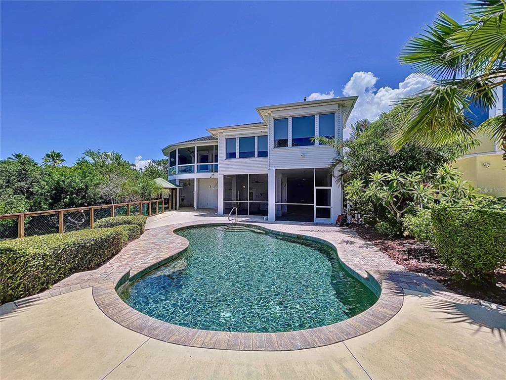 511 SEAVIEW DRIVE 5