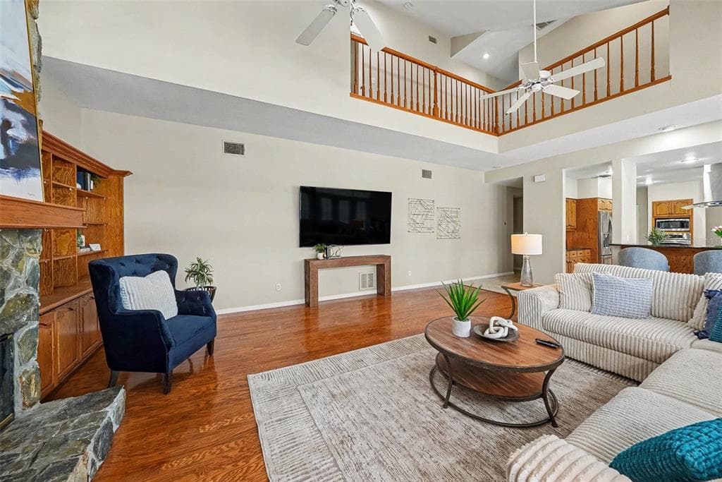 833 MARCO DRIVE NE 5