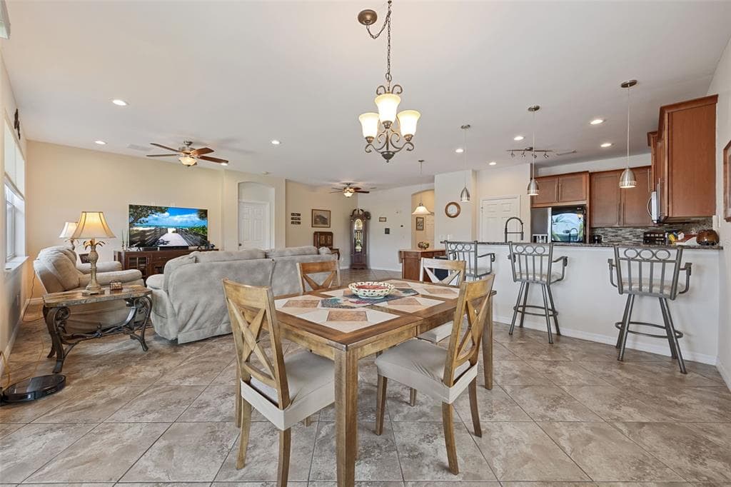 8648 LAKE FRONT COURT photo 12