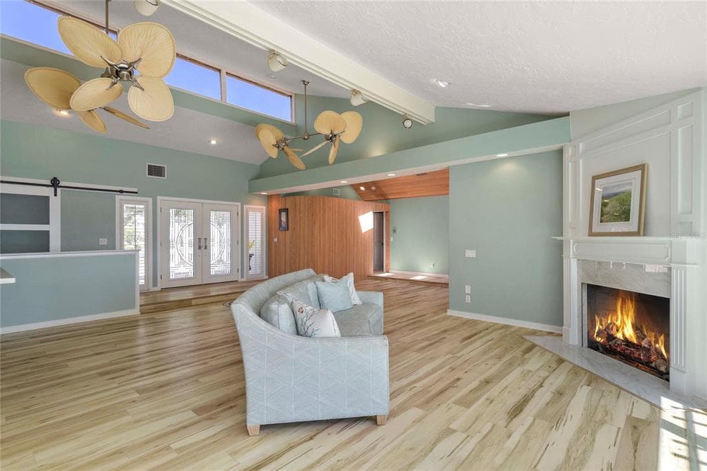 1215 COMMODORE DRIVE photo 15