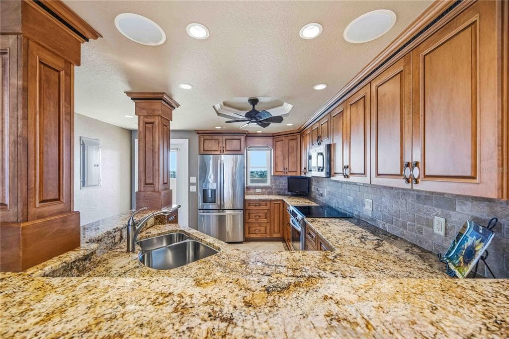 6140 MIDNIGHT PASS ROAD 606 photo 12