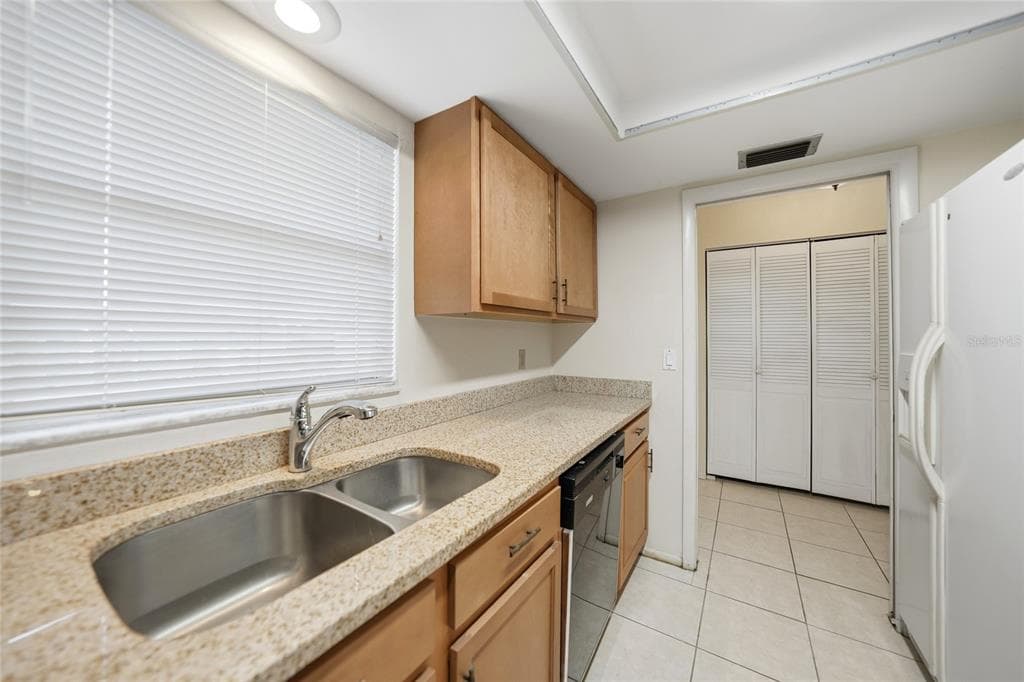 1432 MEDITERRANEAN DRIVE 2B photo 12
