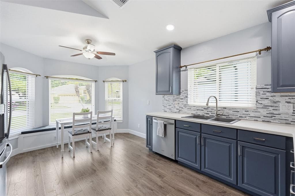 355 VENTURA DRIVE photo 11