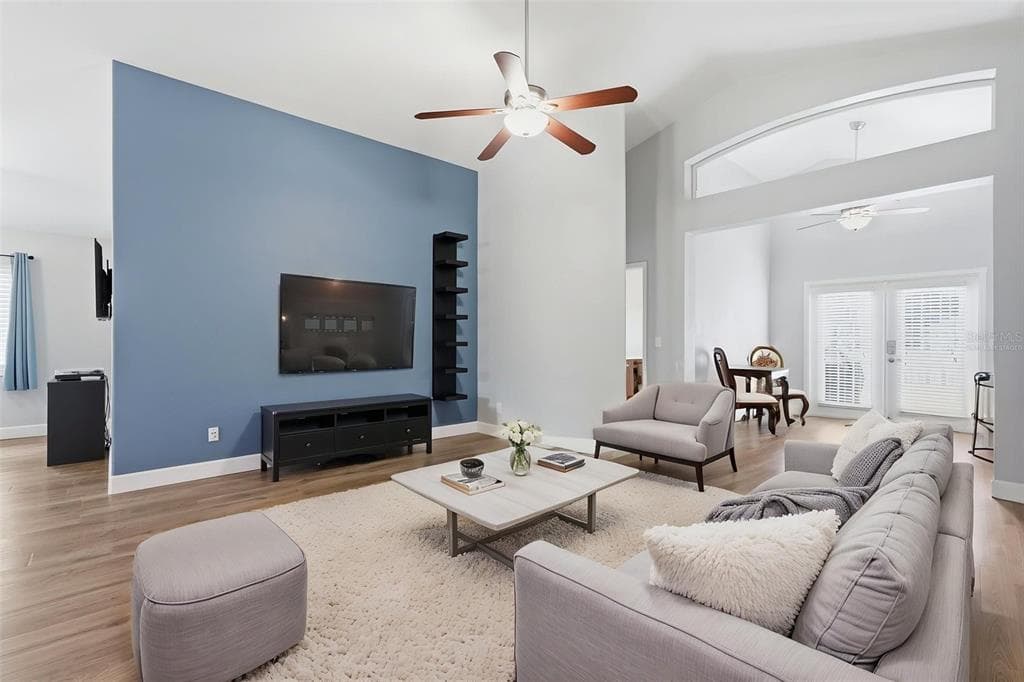 355 VENTURA DRIVE photo 4