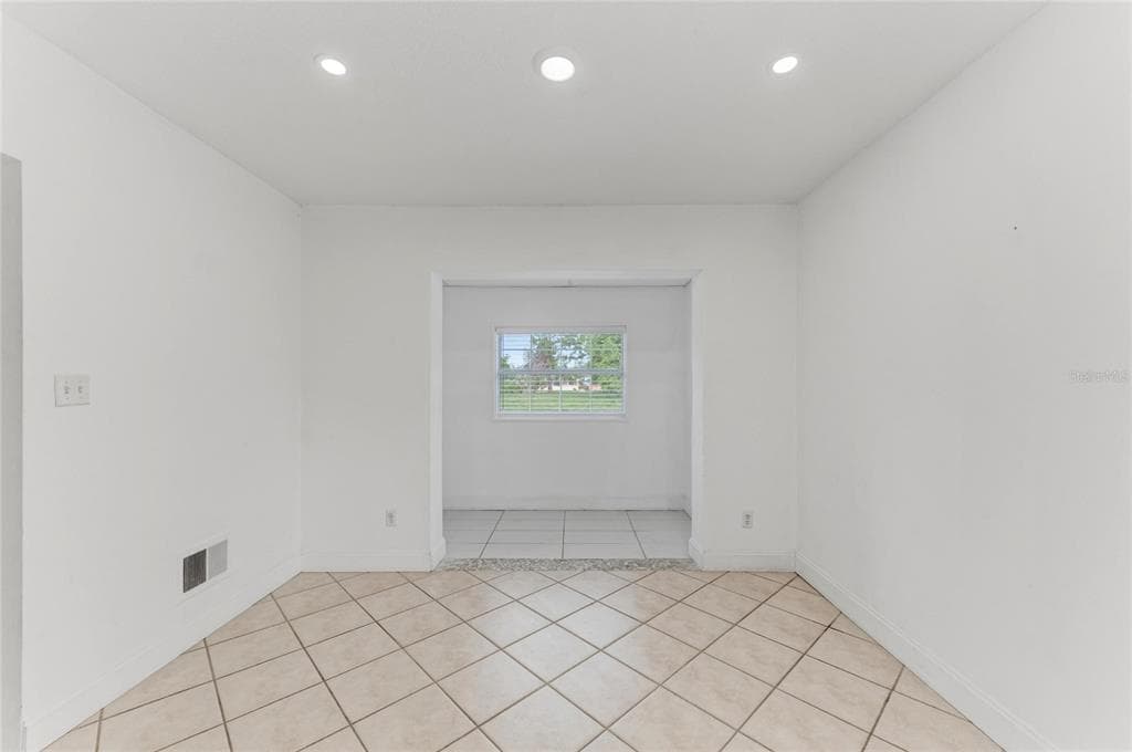 312 WINFIELD WAY photo 15