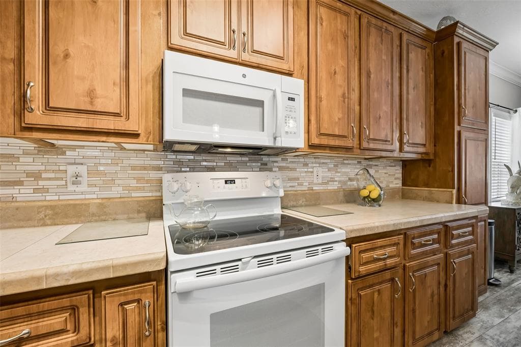 329 PARADISE CIRCLE photo 13