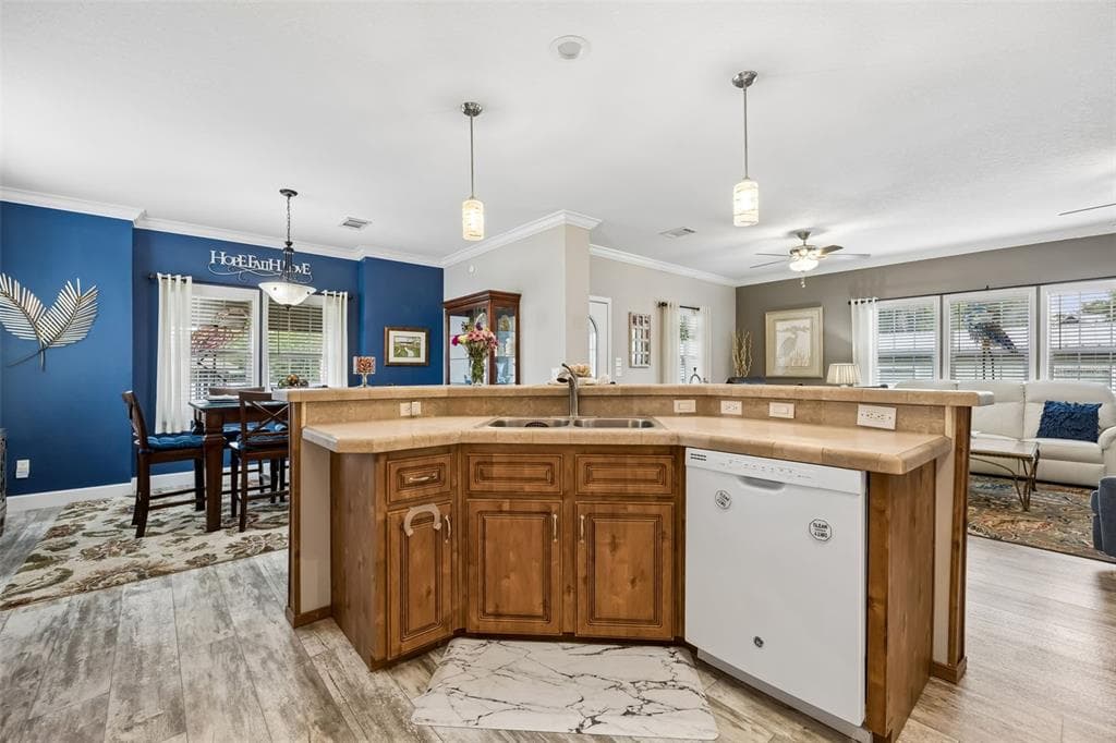 329 PARADISE CIRCLE photo 14