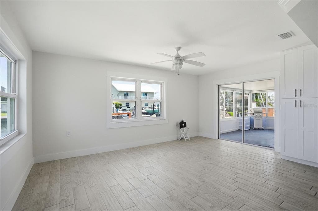 13840 BARNARD AVENUE photo 10