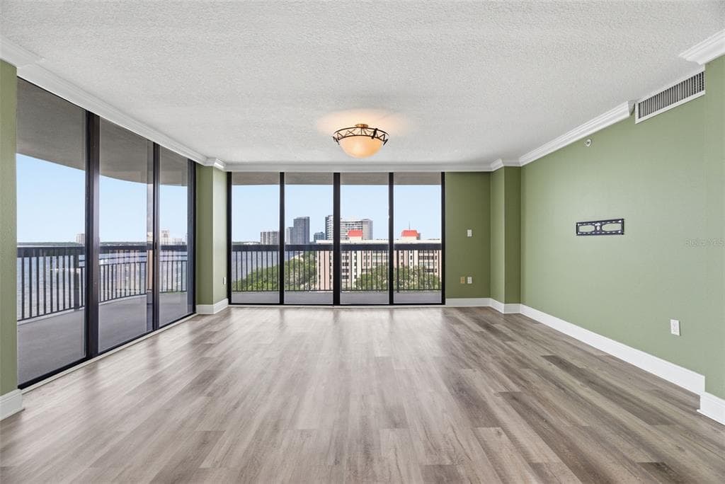 2413 BAYSHORE BOULEVARD 1004 photo 21