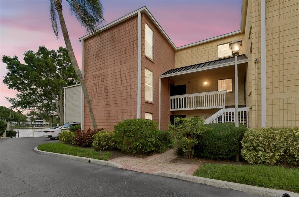 2424 W TAMPA BAY BOULEVARD #I204 1