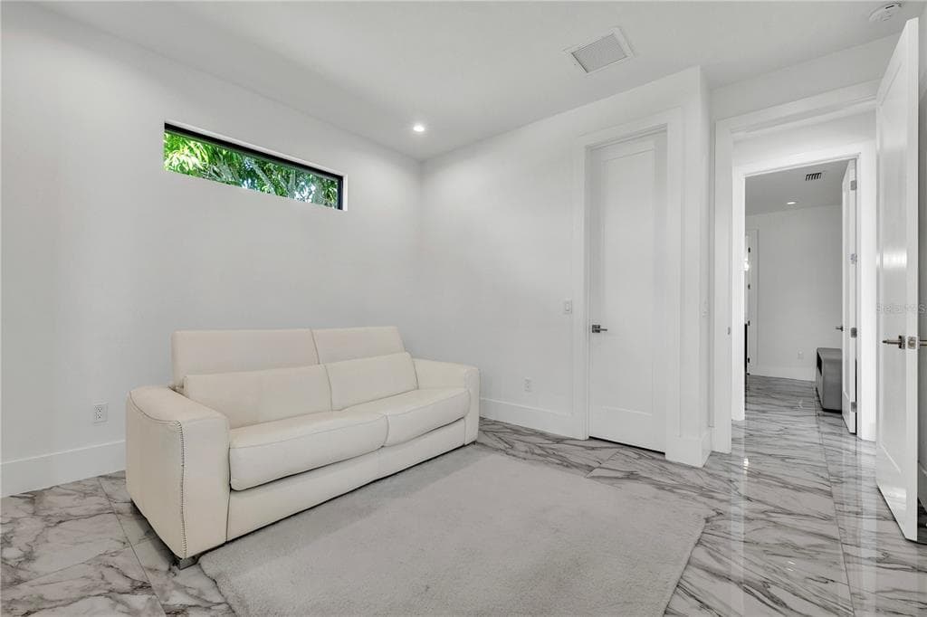 1323 PENGUIN COURT photo 24