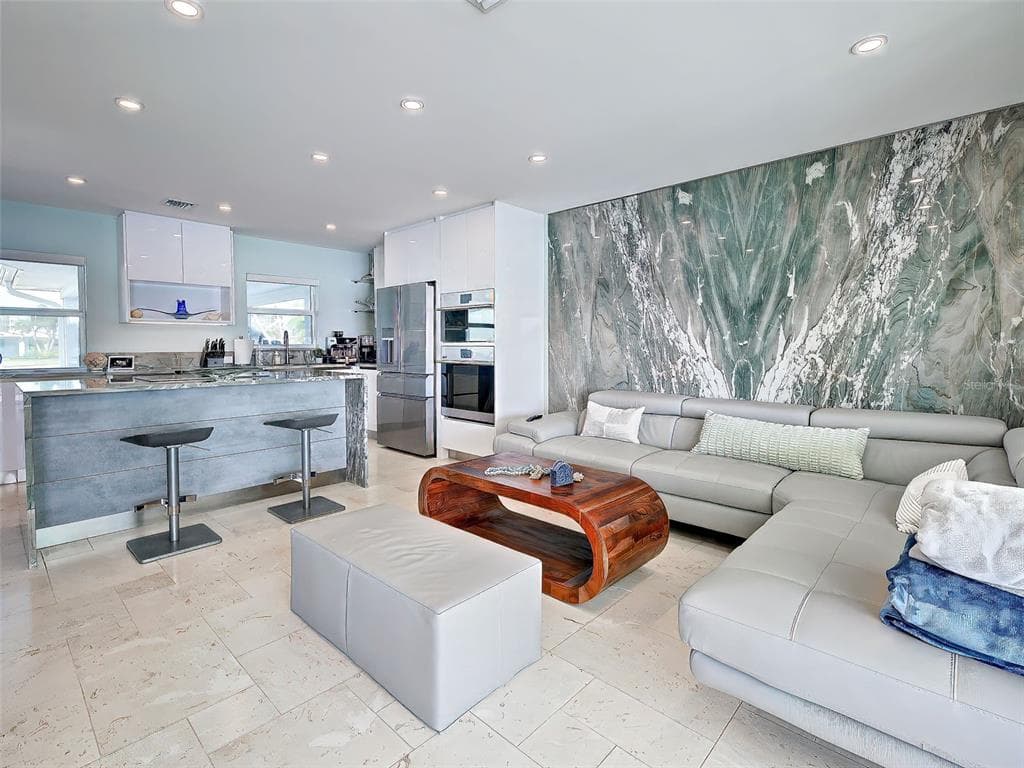 885 WHITE CAP CIRCLE 34 photo 19