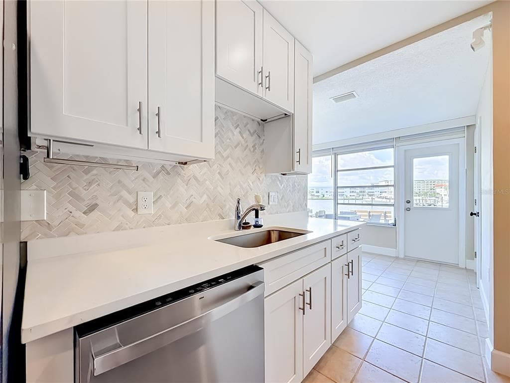 5925 SHORE BOULEVARD S 107 photo 14
