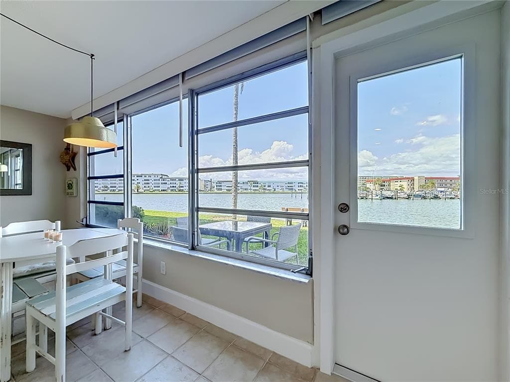 5925 SHORE BOULEVARD S 107 photo 18