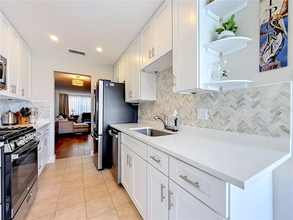 5925 SHORE BOULEVARD S 107 photo 15