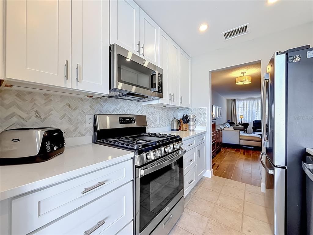 5925 SHORE BOULEVARD S 107 photo 11