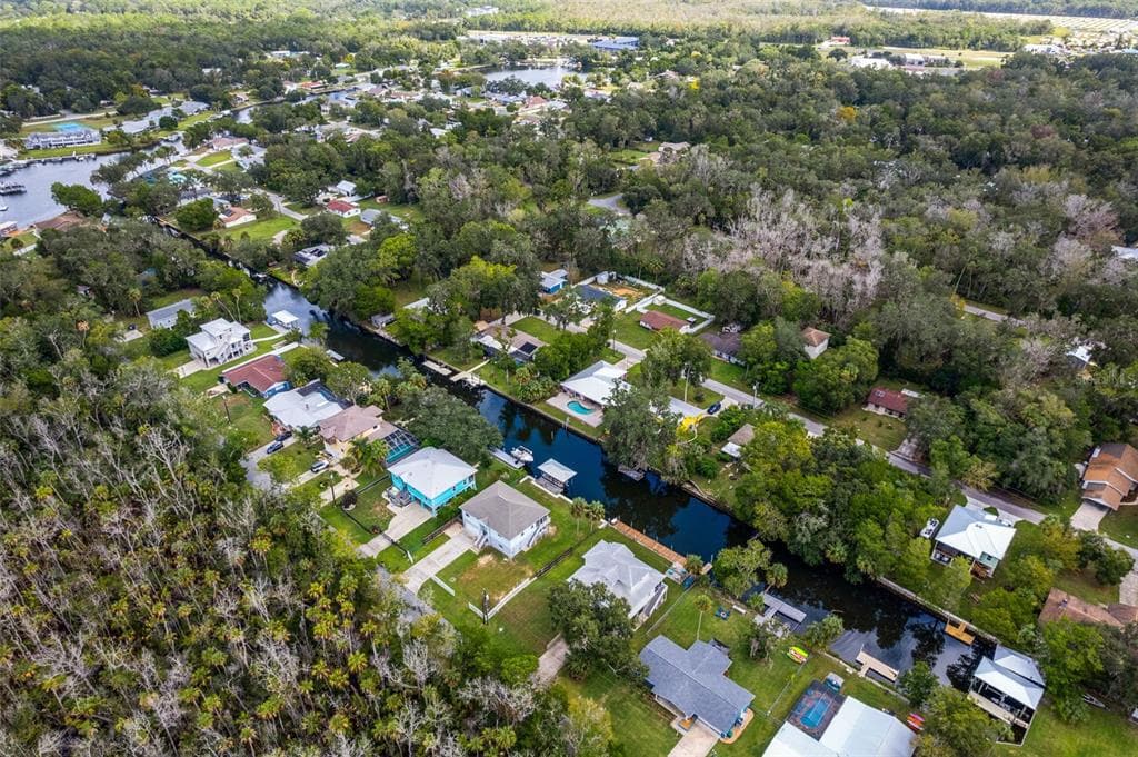 3625 N SUWANNEE POINT 5