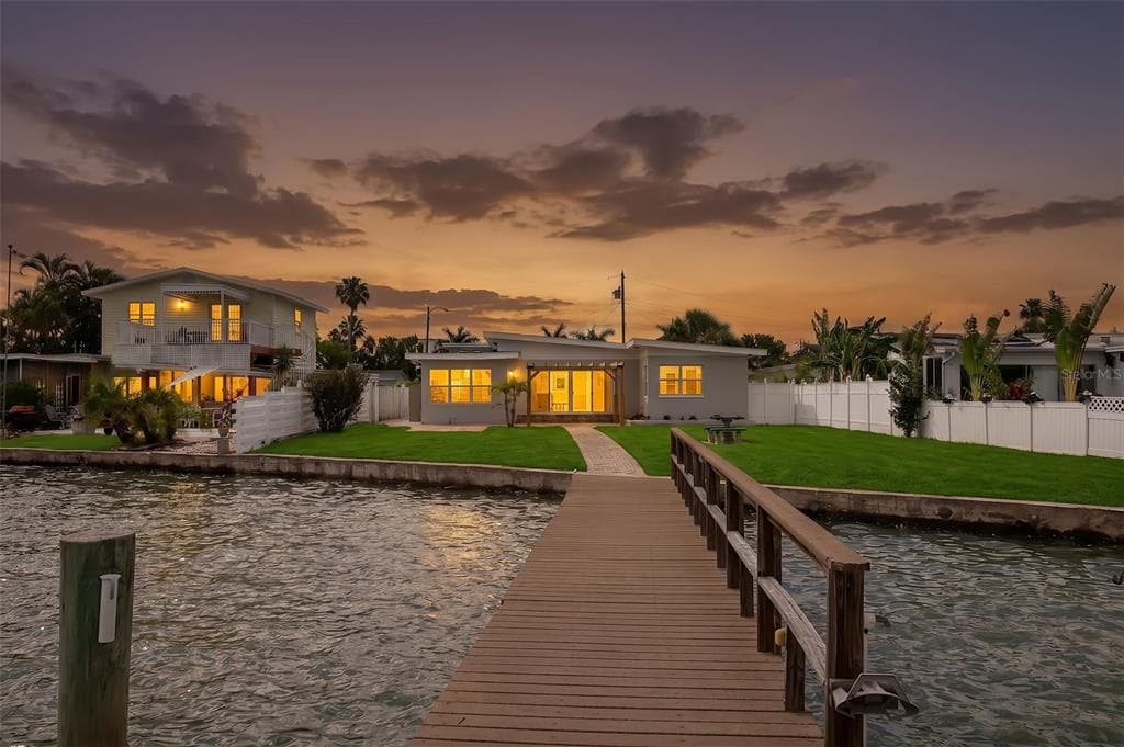 708 SUNSET COVE 3