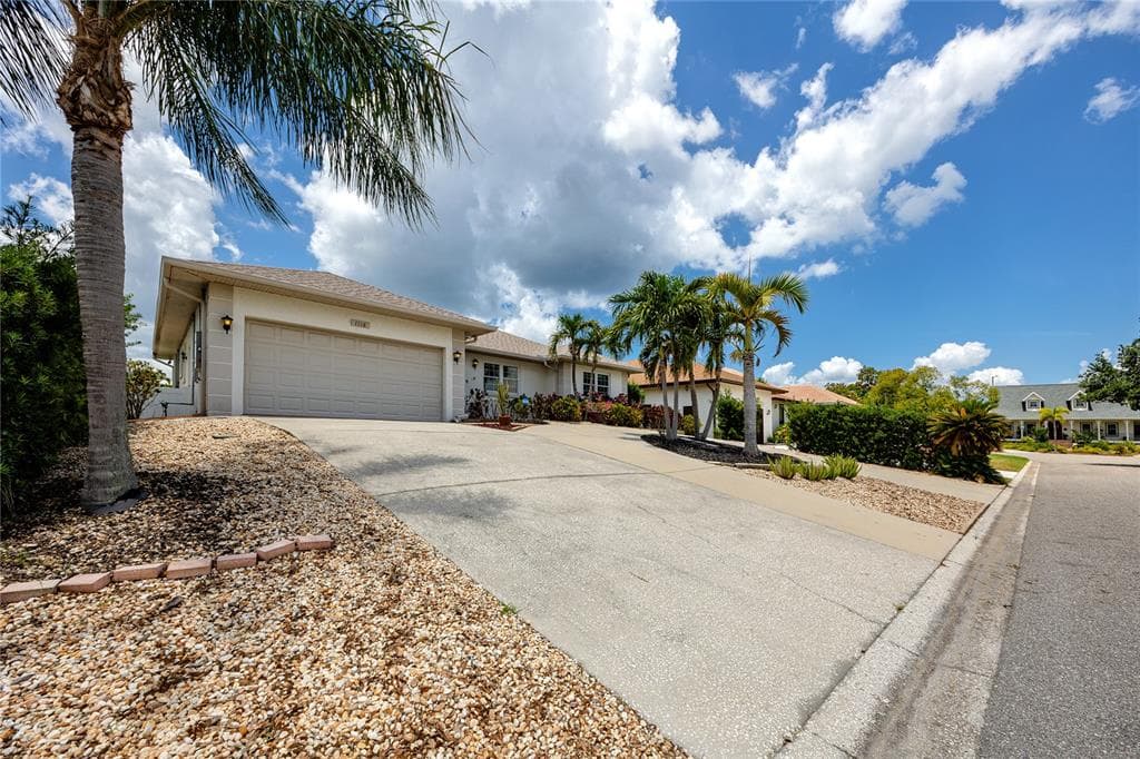 1116 KINGFISH PLACE 2