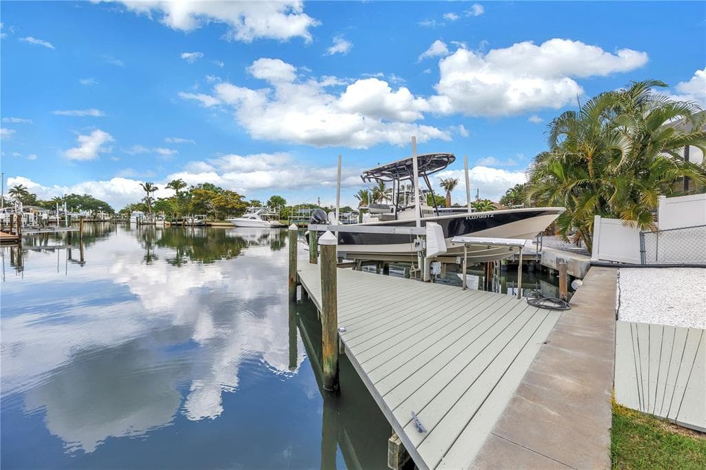 4911 PALMETTO POINT DRIVE 1