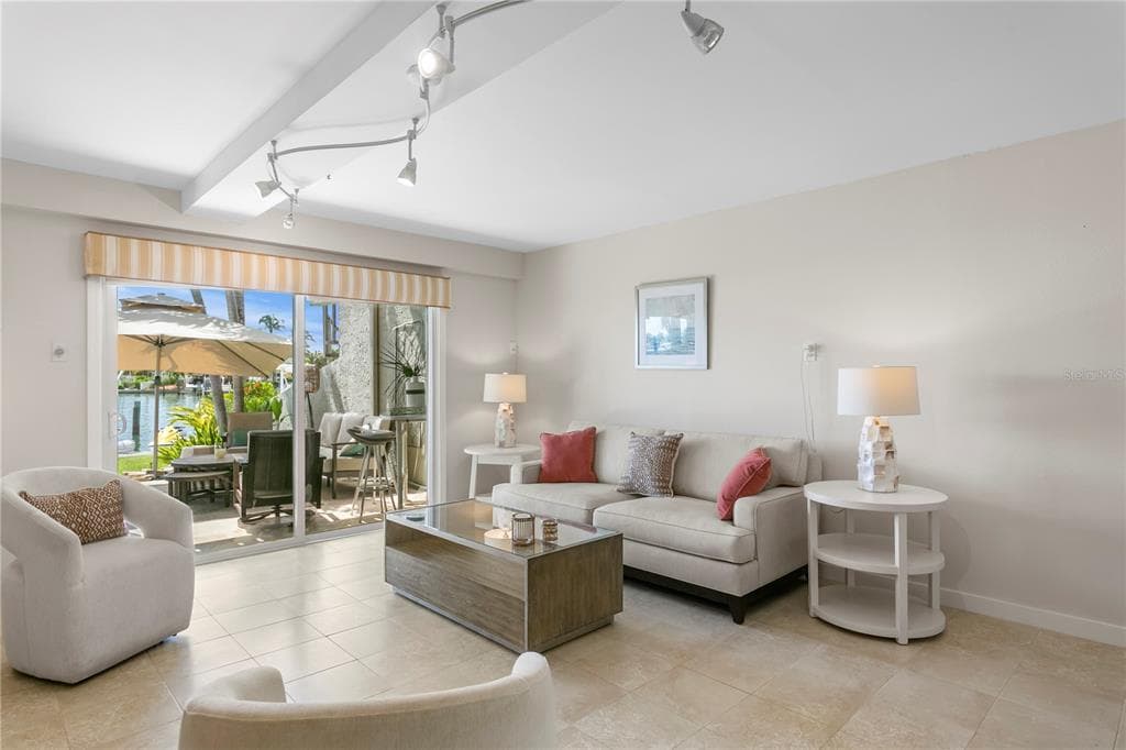 360 PINELLAS BAYWAY S #I 5