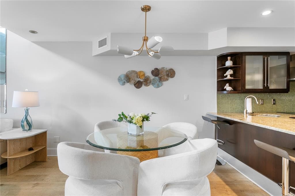360 PINELLAS BAYWAY S I photo 21