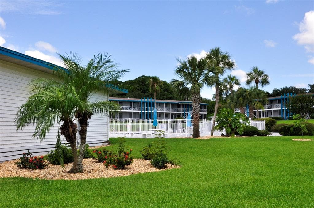1600 W LAKE PARKER DRIVE B4 photo 19