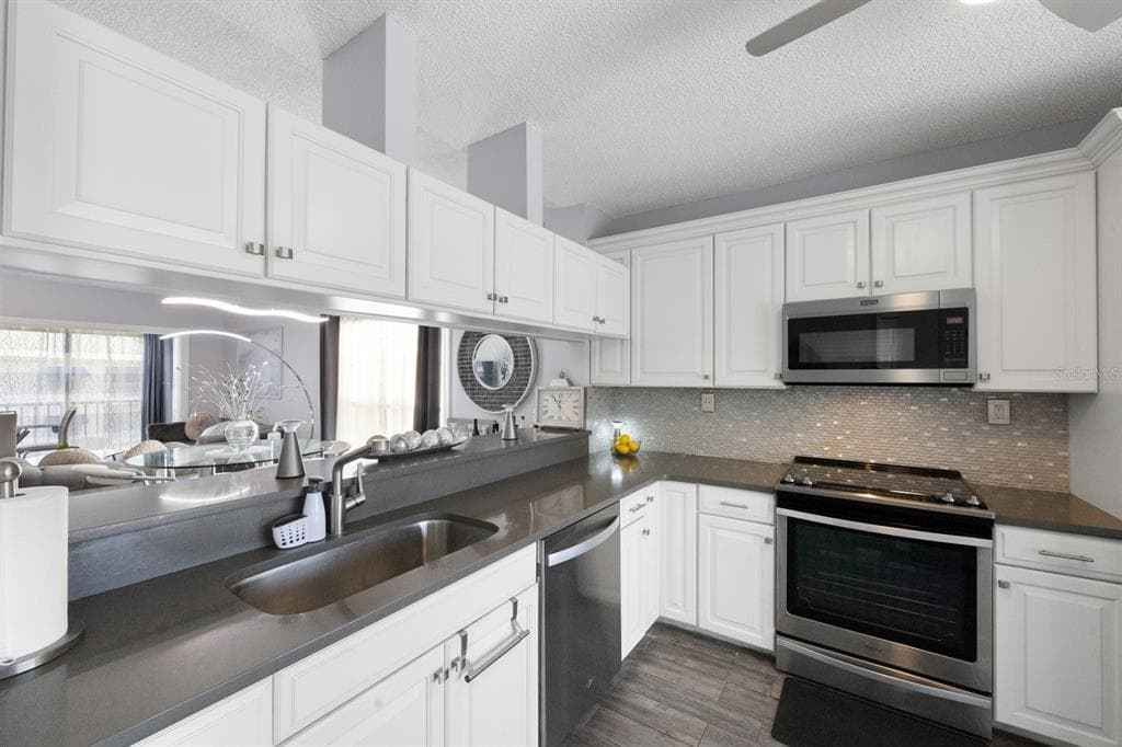 11600 SHIPWATCH DRIVE 1417 photo 16