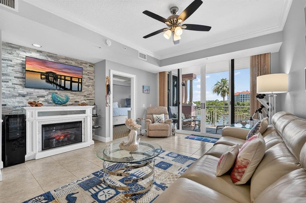 102 YACHT HARBOR DRIVE 378 photo 17