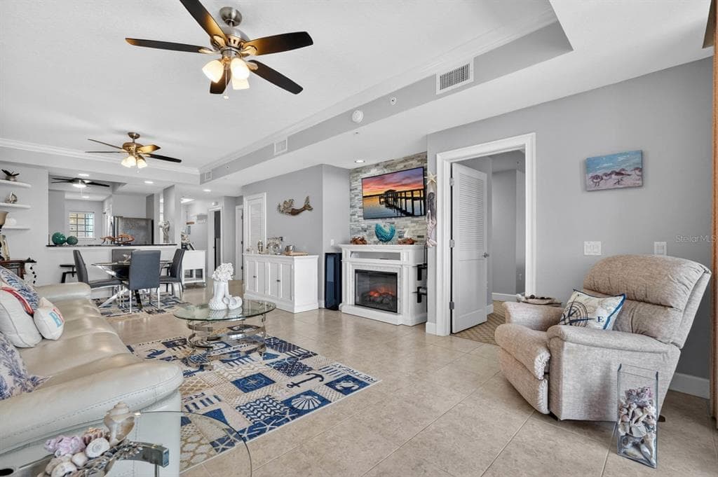 102 YACHT HARBOR DRIVE 378 photo 20