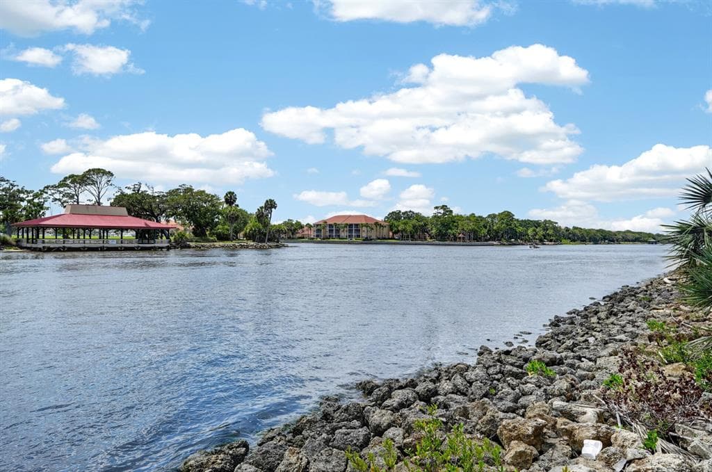 102 YACHT HARBOR DRIVE 378 photo 8