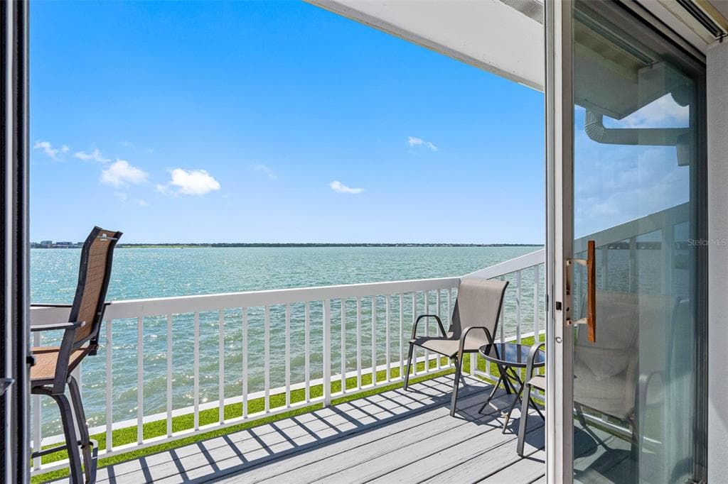 1401 GULF BOULEVARD 212 photo 19