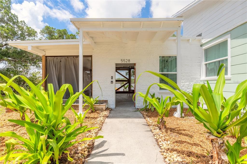 5528 W BAYSHORE DRIVE 4