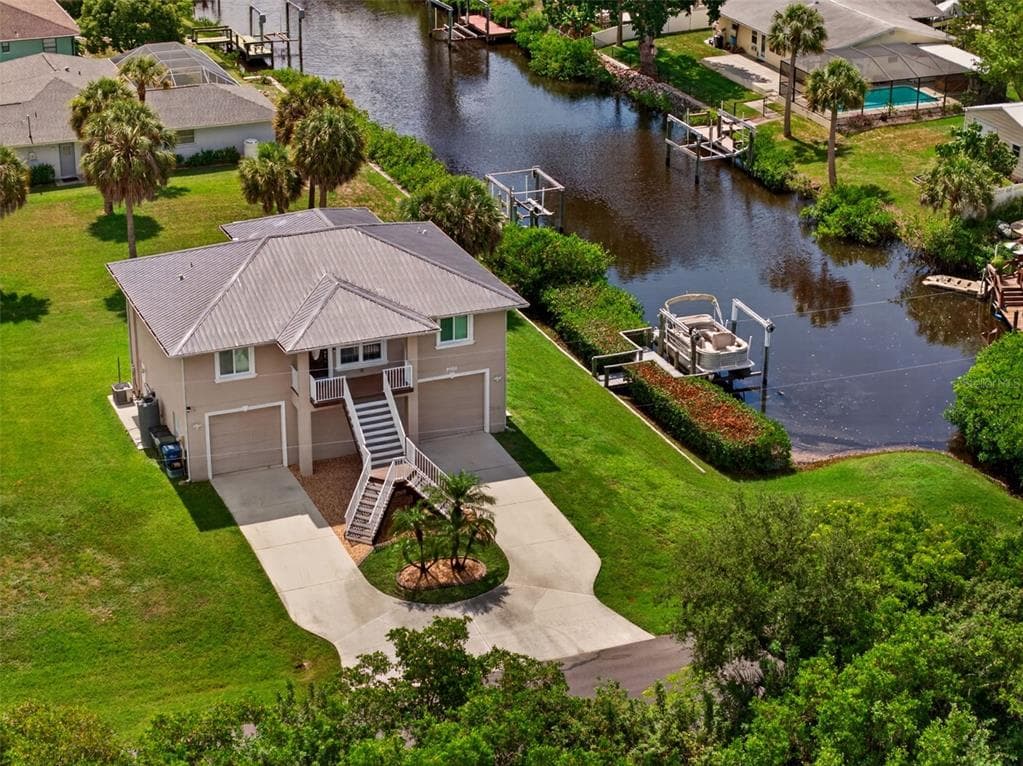 9050 CALOOSA DRIVE photo 2