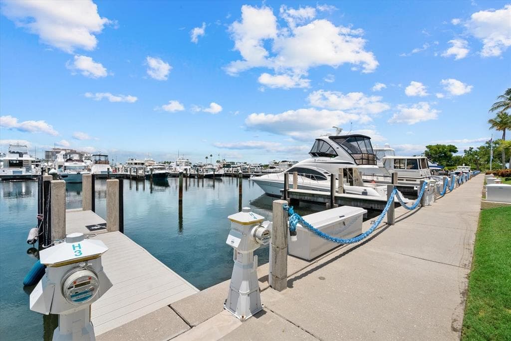2600 HARBOURSIDE DRIVE #H06 5