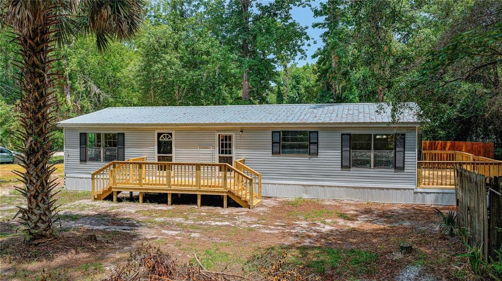 118 WATERWAY DRIVE photo 2