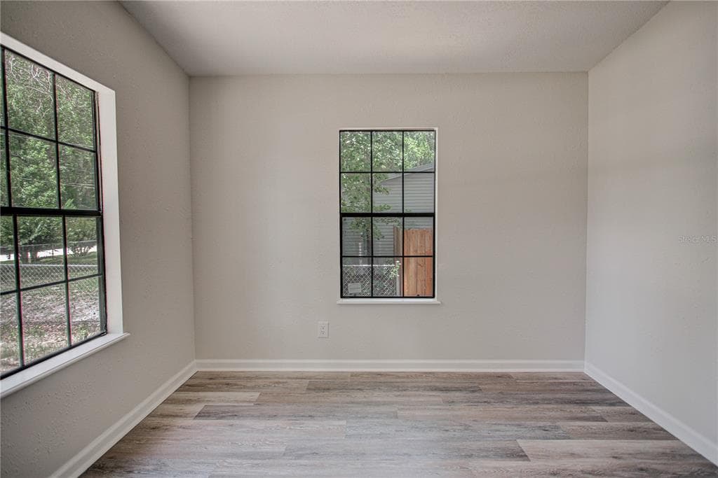 118 WATERWAY DRIVE photo 17