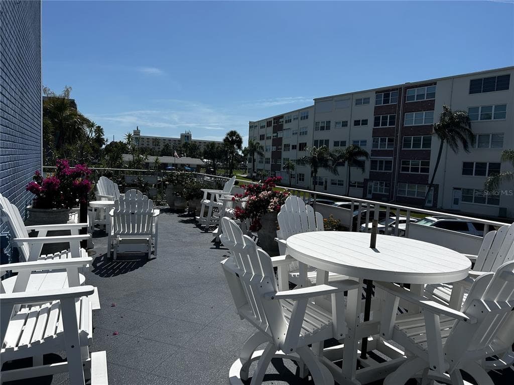 5555 GULF BOULEVARD 310 photo 2